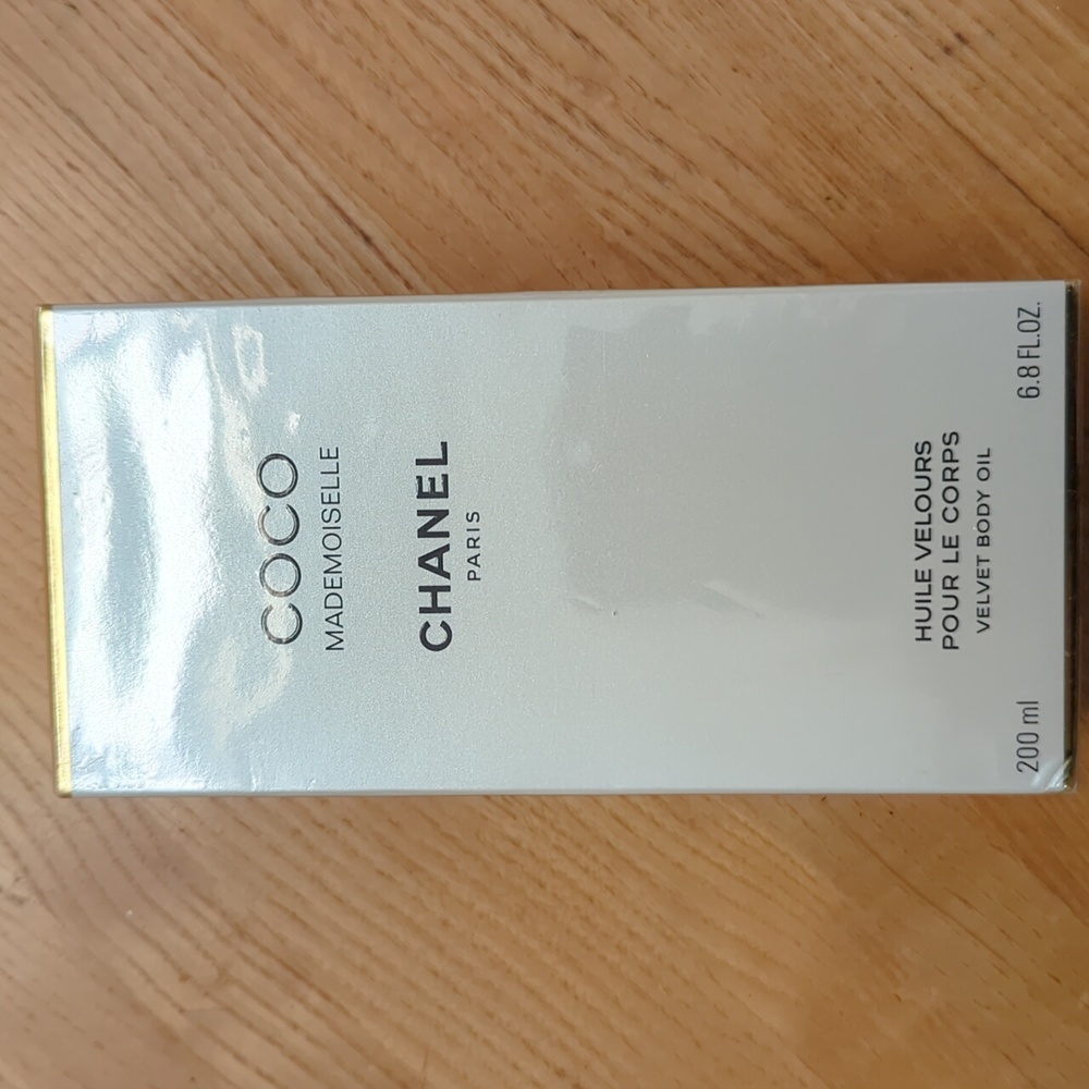 Coco Mademoiselle velvet body oil
